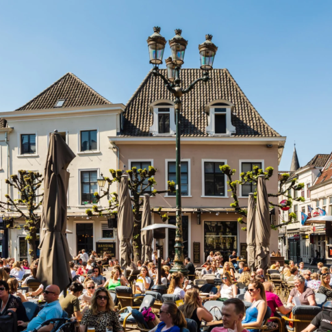 Verblijf in hartje Breda incl. ontbijt & NS treinretour