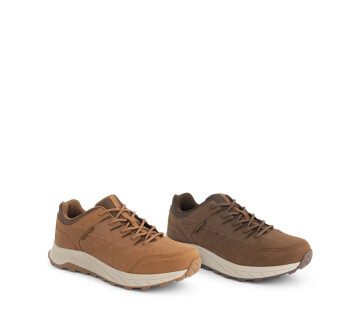 Travelin’ lage wandelschoenen in lichtbruin leer met profielzool voor comfortabele wandelingen.