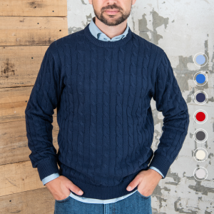 De Cappuccino Cristiano Cable Sweater heeft een luxe kabel gebreid effect. 