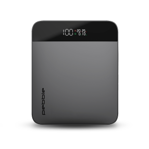 Veho Pebble PQ20 Digitale Powerbank met bovenaanzicht. Veho Pebble PQ20 Digitale Powerbank met bovenaanzicht.