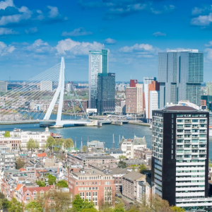 4*-hotel in hartje Rotterdam incl. ontbijt en NS treinretour