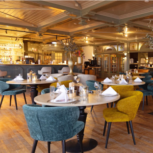 Verblijf op een TOP LOCATIE in het gezellige Volendam incl. ontbijt & 2-gangendiner + GRATIS wijnproeverij aan huis! Verblijf op een TOP LOCATIE in het gezellige Volendam incl. ontbijt & 2-gangendiner + GRATIS wijnproeverij aan huis!