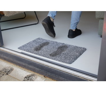 De Magic Clean Droogloopmat heeft een zeer hoog absorptievermogen, waardoor de mat vuil en vocht opneemt. 