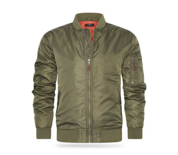 Het Cappuccino Giorgio Jacket in de kleur legergroen. Het Cappuccino Giorgio Jacket in de kleur legergroen.
