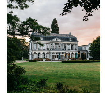 Uniek middeleeuws kasteelhotel in de natuur nabij Maastricht