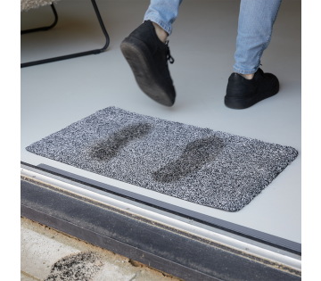 Magic Clean Droogloopmat in actie. Magic Clean Droogloopmat in actie.