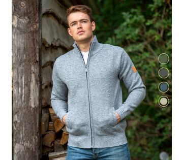 Het MGO Fleece Cardigan met Rits is een modieus vest, welke verkrijgbaar is in verschillende kleuren. 