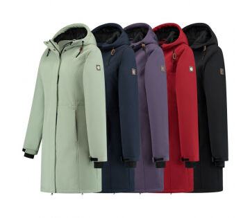 Travelin’ Dames Parka Enrike in meerdere kleuren – groen, marineblauw, paars, rood en zwart naast elkaar.