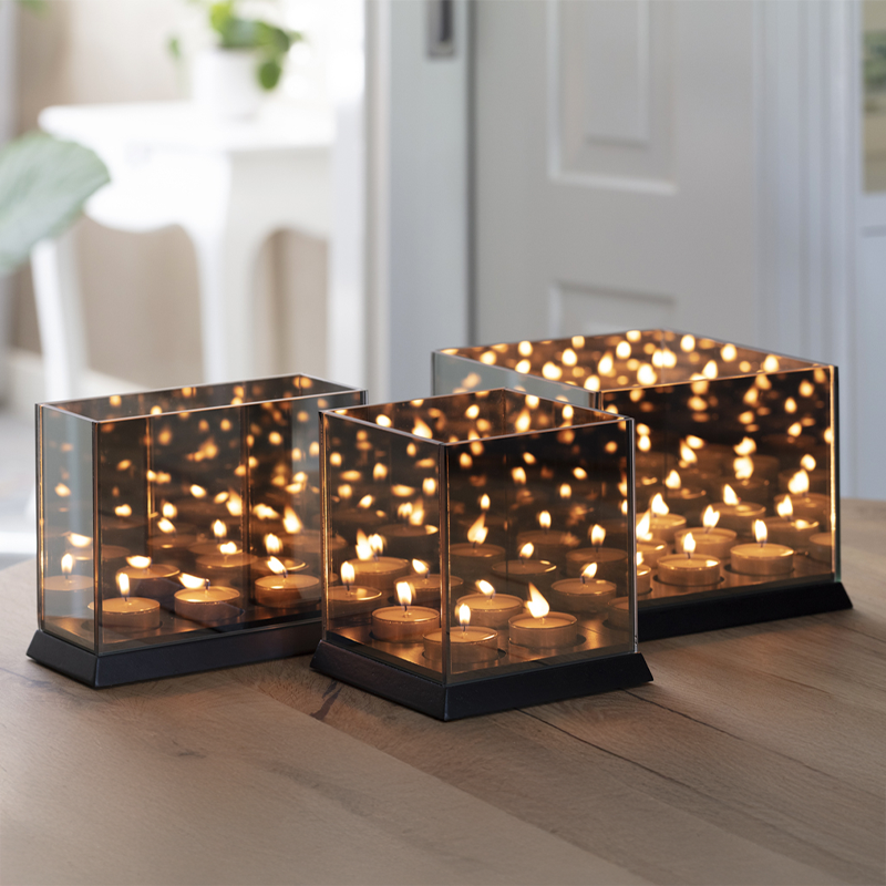 De Lifa Living Kaarsenhouder met Spiegelglas. De Lifa Living Kaarsenhouder met Spiegelglas.