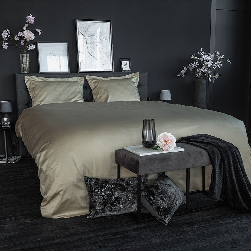 Het Ten Cate Premium Katoen Satijnen Dekbedovertrekset in de kleur Summer Glow geeft een luxe uitstraling aan elke slaapkamer. Het Ten Cate Premium Katoen Satijnen Dekbedovertrekset in de kleur Summer Glow geeft een luxe uitstraling aan elke slaapkamer.