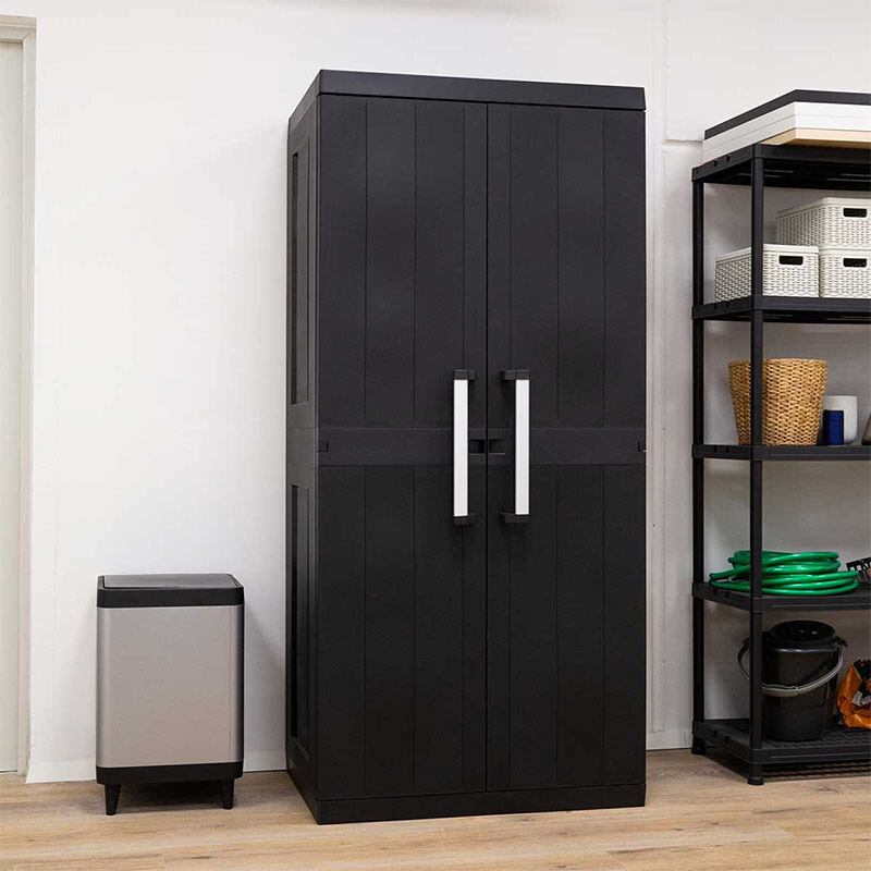 Mega Hoog Toomax Opbergkast Garage sfeer.