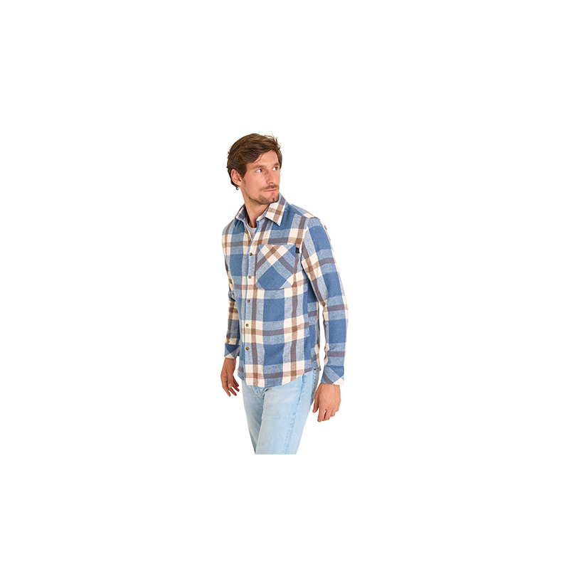 Het model draagt het Mario Russo Overshirt in blauw.